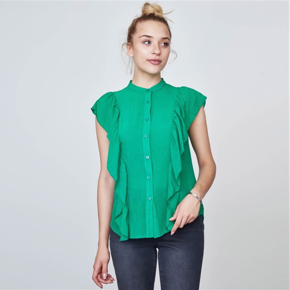 NWT // Kelly Green Ruffle Flutter button Up Blouse
